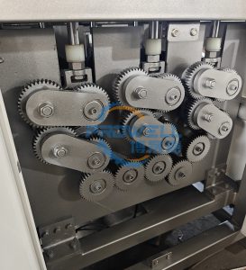 Gear-driven plastic Haul off Machine